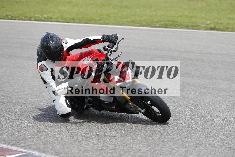 /Archiv-2024/29 12.06.2024 MOTO.CH Track Day ADR/Gruppe blau/71